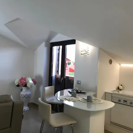 Maria Ancona דירה *